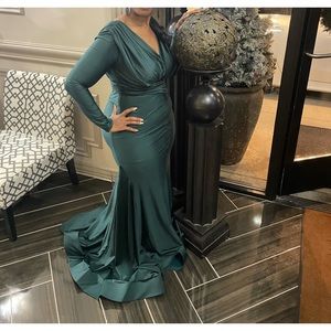 Hunter green gown, V-neck/back, stretch/fitted, back zipper, flare